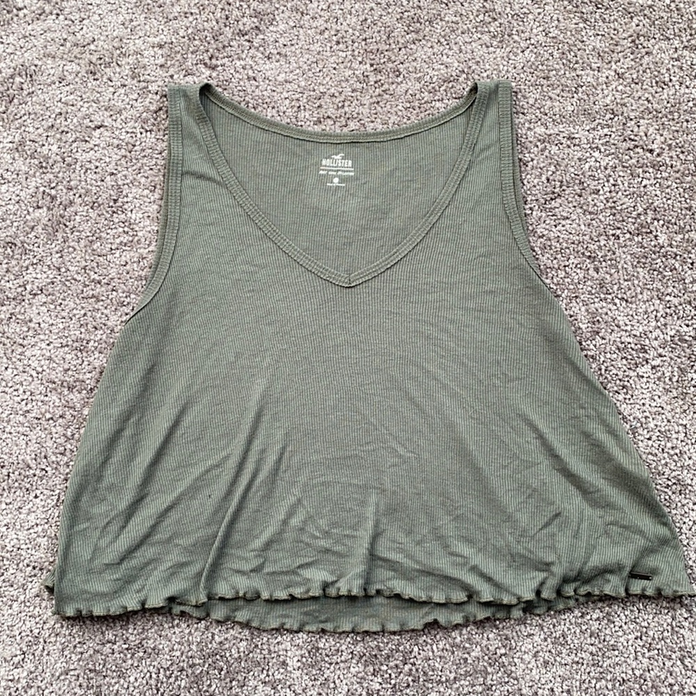 Hollister crop top in olive color. Size large